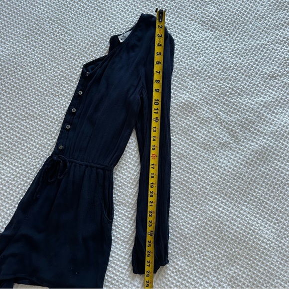 Women's Hollister V Neck Button Long Sleeve Romper Size M Shorts Lined - Picture 11 of 12